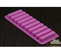 Silicone form for baking 